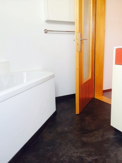 Badezimmer mit PVC Designbelag