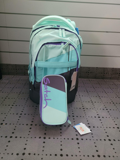 Satch pack  Fr. 199.-  Schlamperbox Fr. 39.90.-